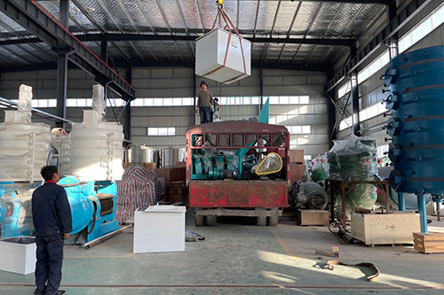 鄭州企鵝出口的榨油機(jī)發(fā)貨啦！